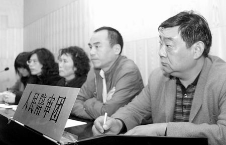 郑州首次引入人民陪审团参与案件审理(组图)
