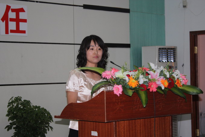 即墨市教体局举行优秀教师师德报告会