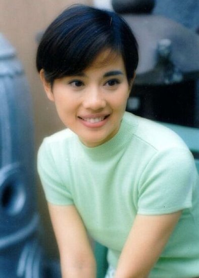 陈松伶独家入驻腾讯微博 兴趣广泛展多面性格