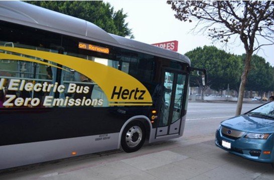 比亚迪纯电动巴士用于洛杉矶机场摆渡服务