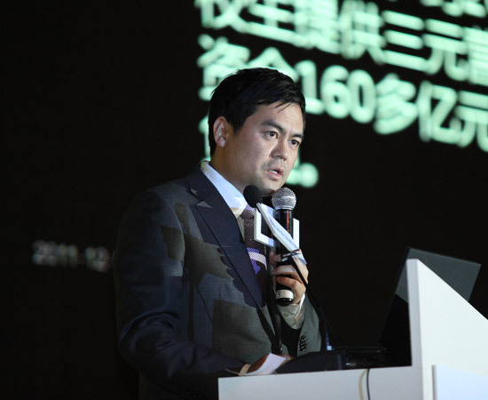 图文:邓飞出席2011年教育盛典