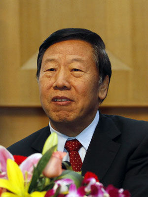 戴相龙:成立专门机构运营养老金入市势在必行