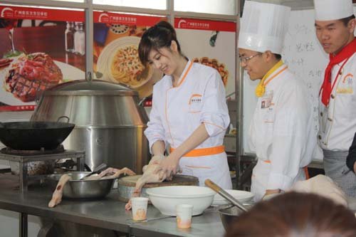 《后厨》热播 新东方金牌大师幕后操刀