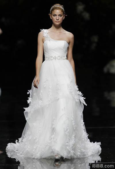 Pronovias2013巴塞罗那婚纱时装秀