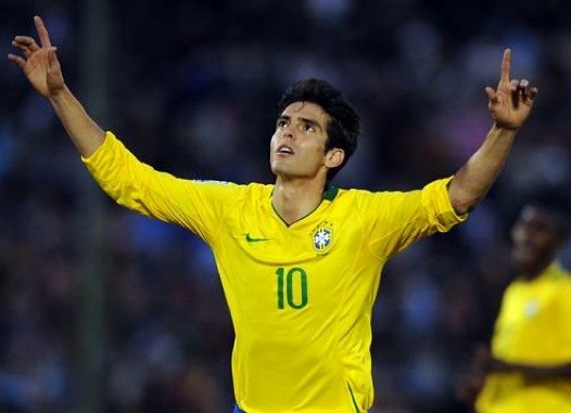 张晓舟:小罗拖慢巴西 卡卡仍有望入围世界杯
