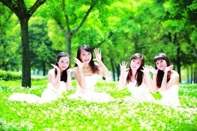 农学院学生不土 华农四姐妹毕业婚纱照走红