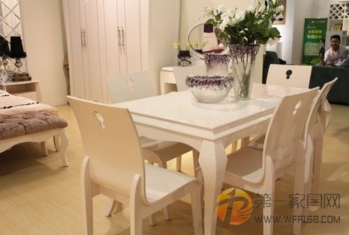 名驼携2013年新品亮相苏州家具展