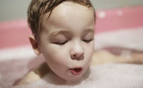 小孩包皮过长怎么办 积极治疗是关键