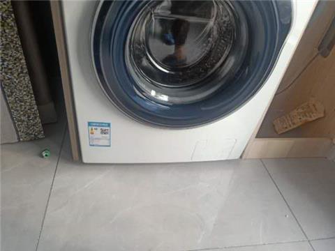 2147373560.jpg