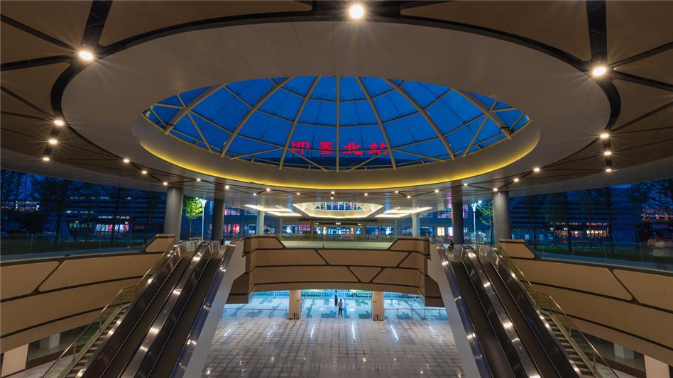 查看:823 * 贴子主题:即墨北站夜景(20210613)